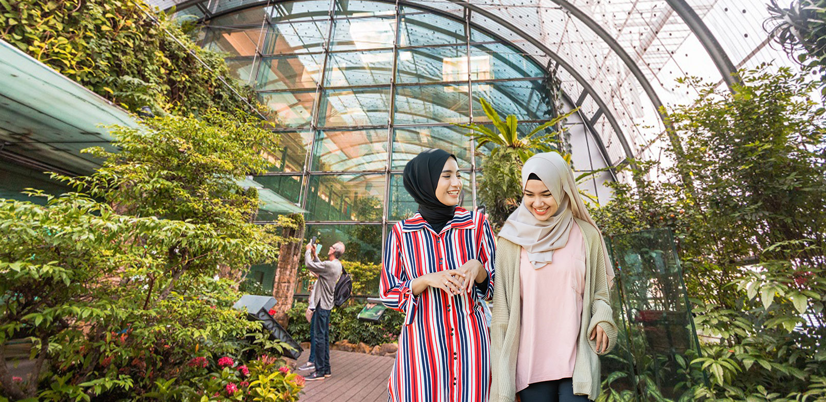 Ngabuburit Positif di Changi Airport? Bisa Banget!